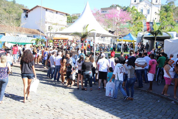 &quot;Shopping a Céu Aberto&quot; é sucesso em Piraí