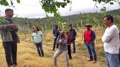 Curso de produção de maracujá para produtores locais