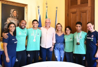 Prefeito Dr. Ricardo Passos recebe atletas do Karatê e Trampolim para parabenizar pela brilhante atuação em seus respectivos campeonatos!