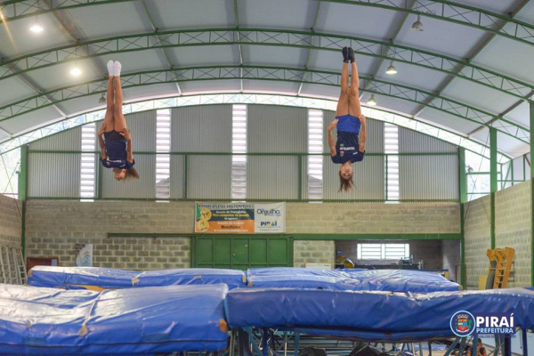 Atletas de Ginástica de Trampolim treinam para Campeonato Brasileiro