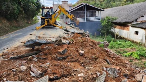 Contrato para a construção de 16 muros de contenção