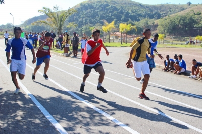 Alunos participam da fase municipal do Atleta na Escola