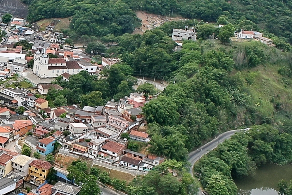 Moradores da Capelinha e Guadalajara recebem as chaves de acesso à Internet na quarta-feira