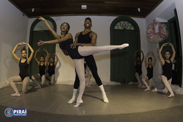 Sarau de Ballet acontece em Arrozal