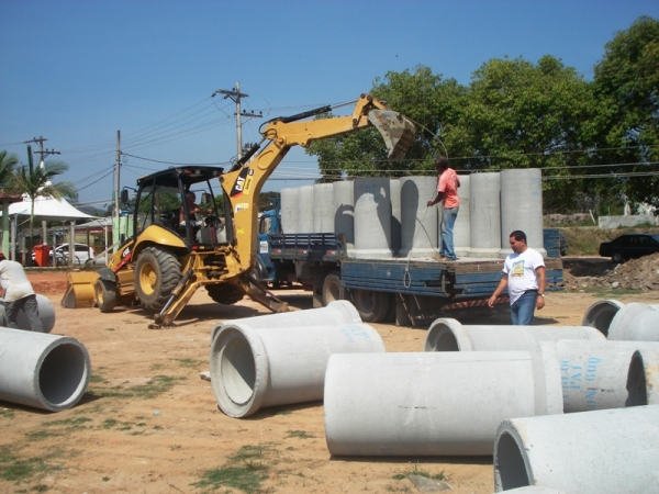 Serviços Públicos realizam substituição de rede de água pluvial no Varjão