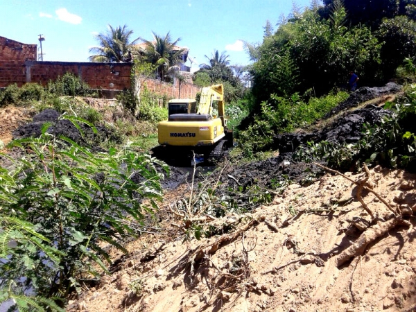 Serviços Públicos realizam dragagens em Arrozal