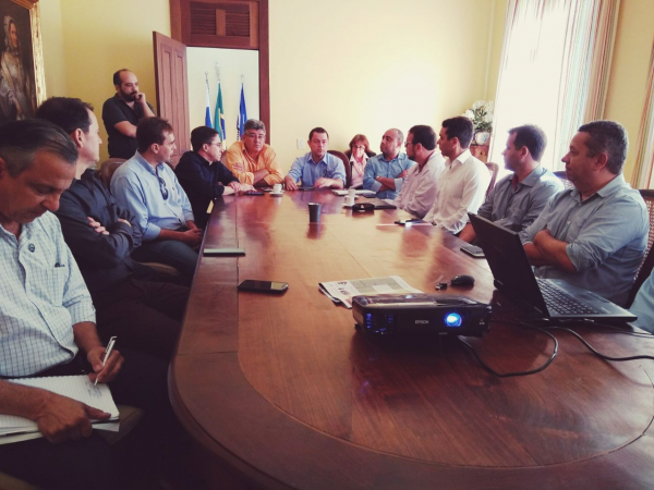 Reunião debate mobilidade e logística na região