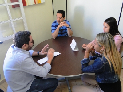 Equipe da Assistência Social se reúne para montar ação em benefício aos cadastrados no Bolsa Família