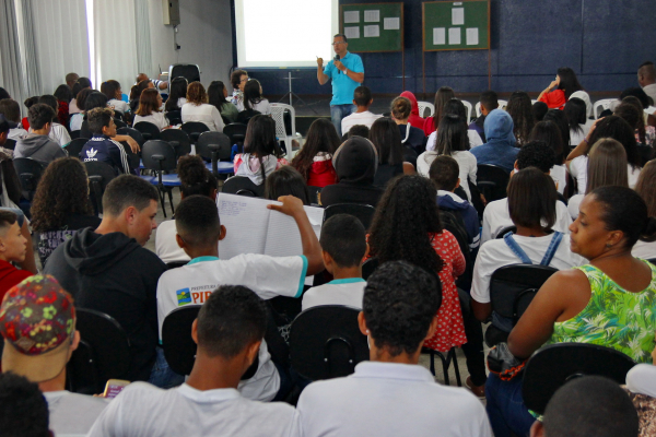 Secretaria de Educação realizou Fórum Infantojuvenil para Orientação Profissional