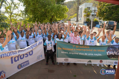 Caminhada do Idoso anima Centro de Piraí